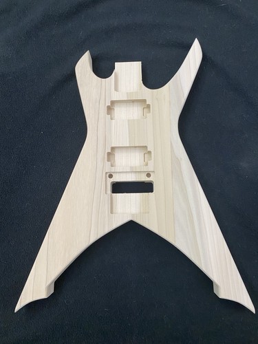 Corpo chitarra incompiuto